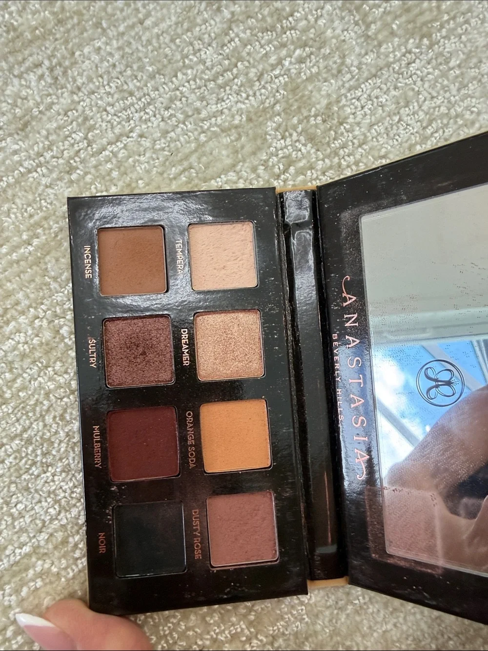Anastasia Beverly Hills velvety eyeshadow